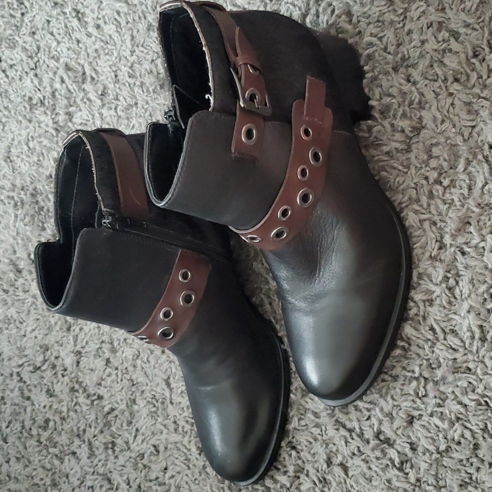 Naturalizer leather booties
